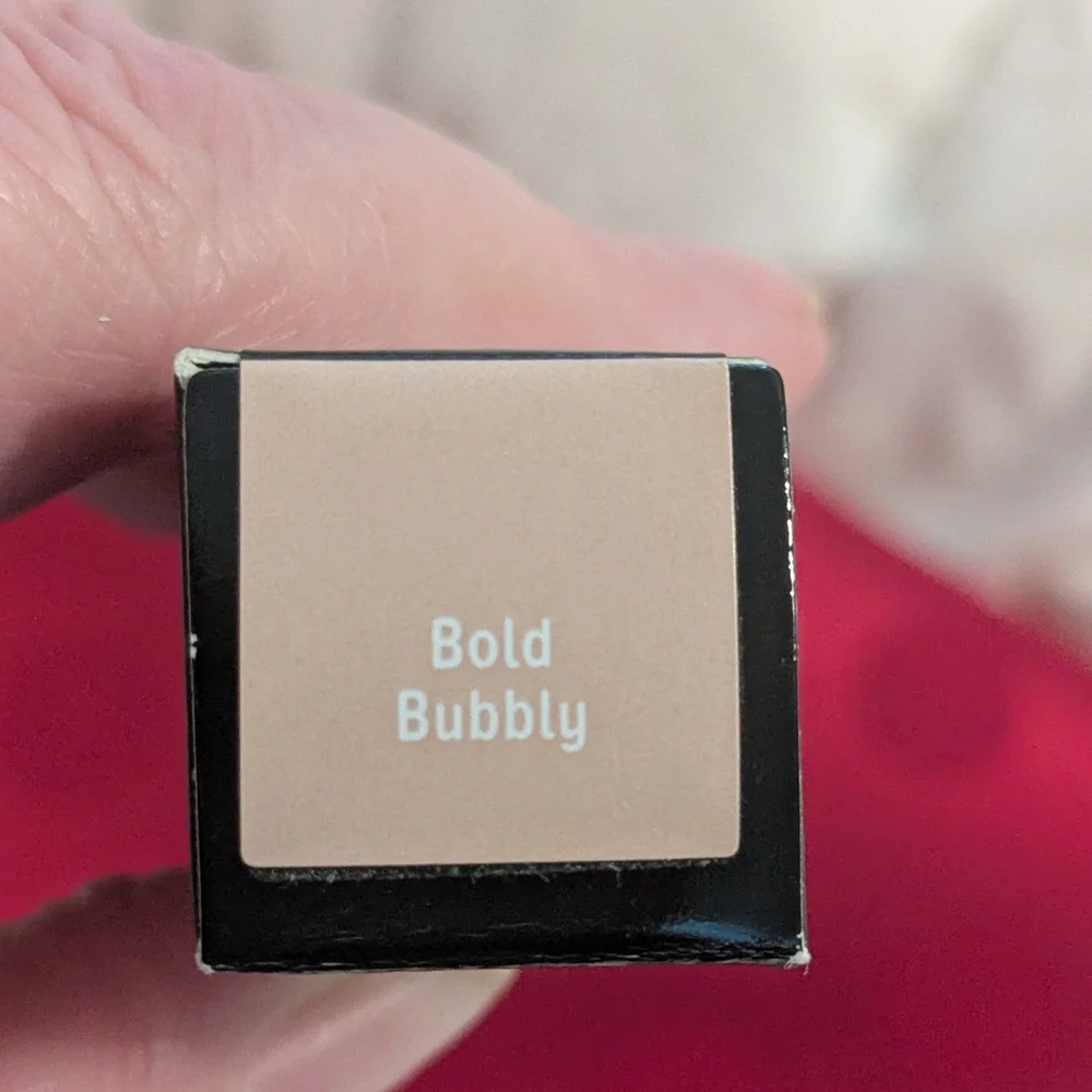 Bold Bubbly IT Cosmetics Superhero No-Tug Shadow Stick
